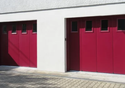 Portes de garage rouge