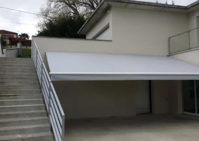 Store banne monobloc pour un particulier