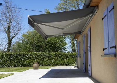 Store banne monobloc près de Clermont-Ferrand