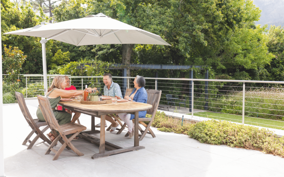 Parasol pied central ou déporté : Quel modèle choisir pour votre terrasse ?