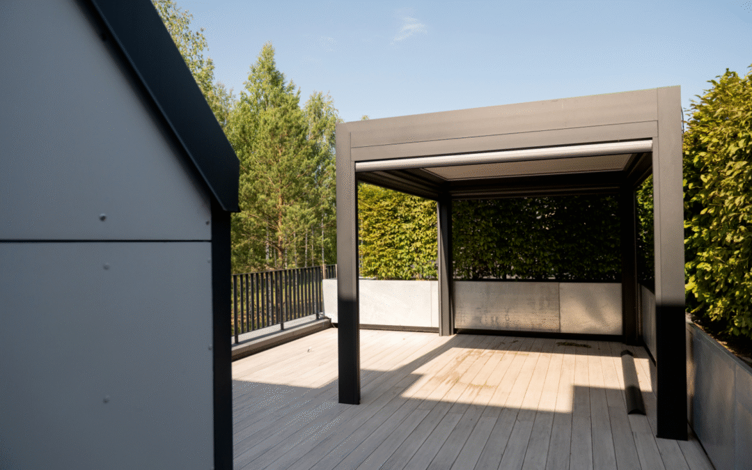 Protection solaire, thermique et visuelle : les 3 fonctions d’un store screen de pergola