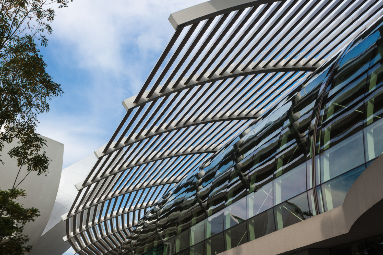 Contrôler lumière et chaleur avec brise-soleil Contrôler lumière et chaleur avec brise-soleil